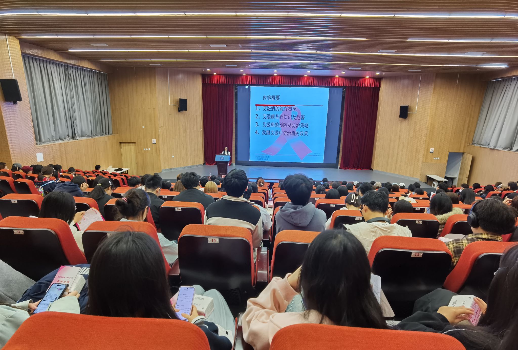 我校开展2026年爱国卫生月活动  筑牢校...